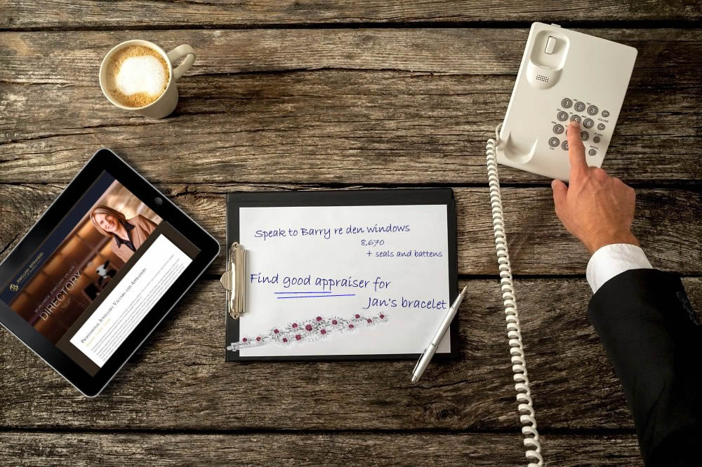 Image of a man phoning FMG